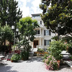 https://genovese-villa-elena-residence.hotelitalianriviera.com